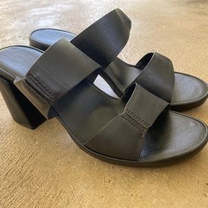 Naturalized block heels